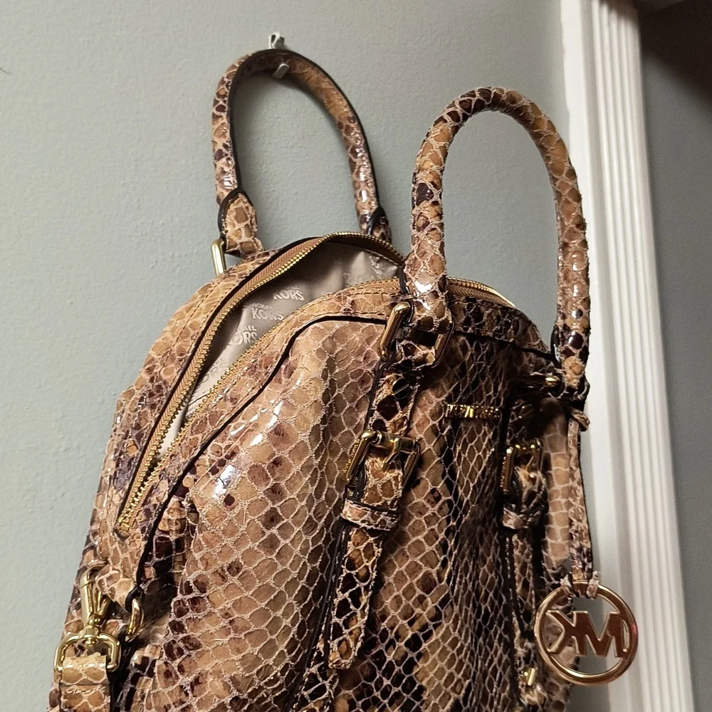 Michael Kors Tan Snake Print Shoulder Bag - Picture 4 of 13
